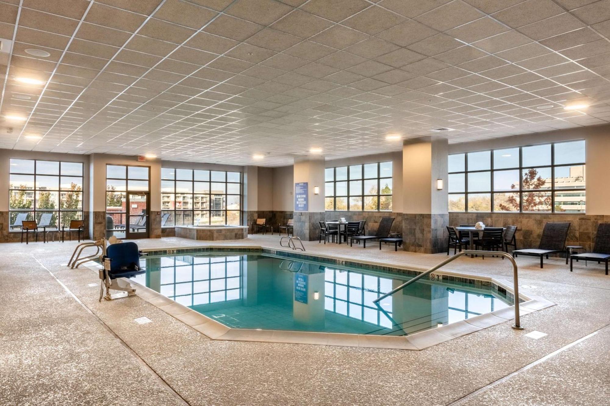 Drury Plaza Hotel Broadview Wichita Luaran gambar