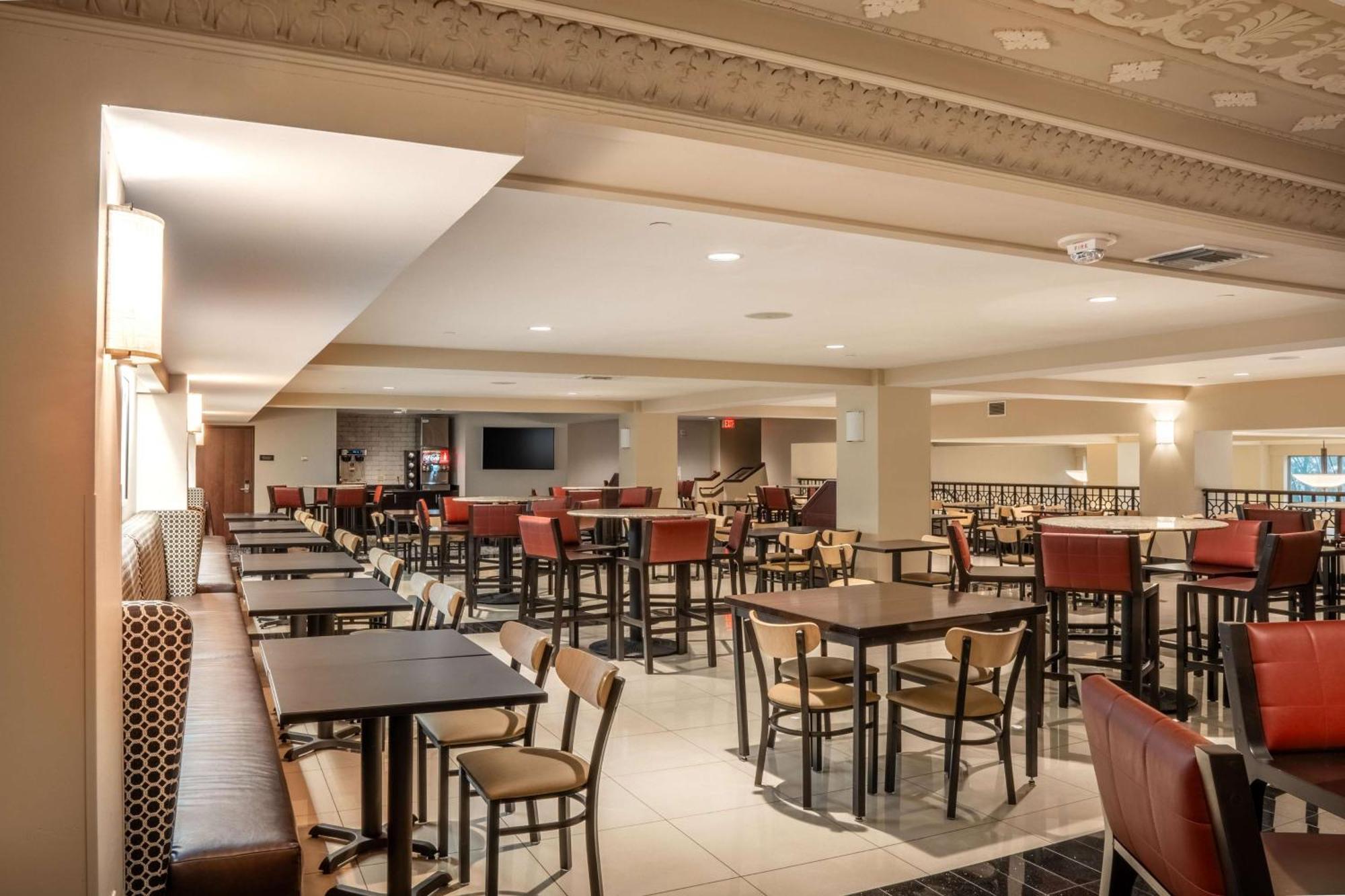 Drury Plaza Hotel Broadview Wichita Luaran gambar