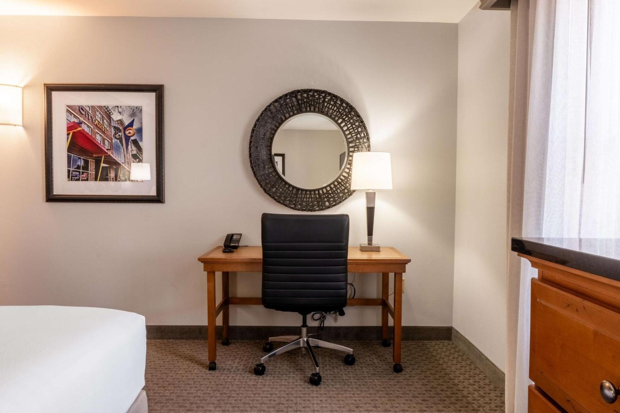 Drury Plaza Hotel Broadview Wichita Luaran gambar