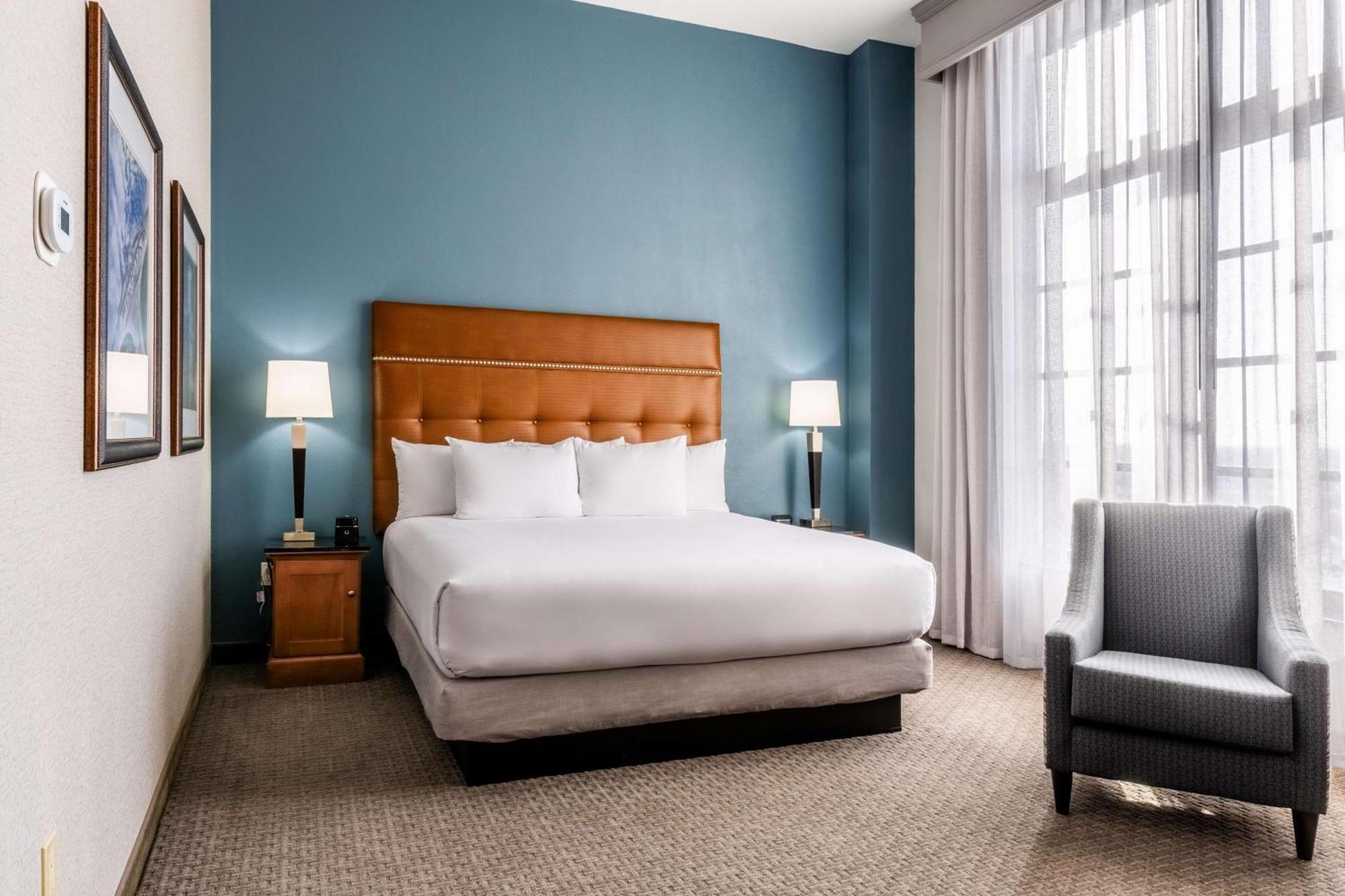 Drury Plaza Hotel Broadview Wichita Luaran gambar