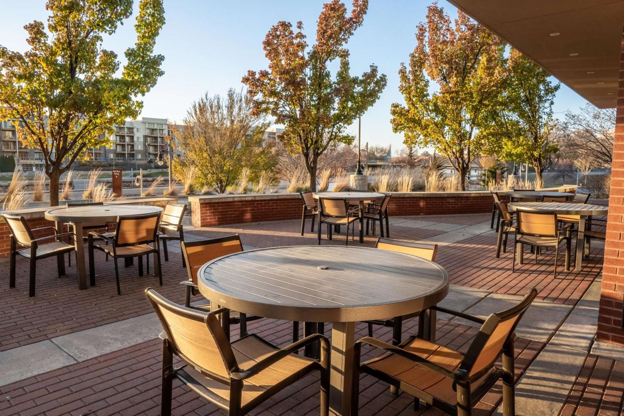 Drury Plaza Hotel Broadview Wichita Luaran gambar