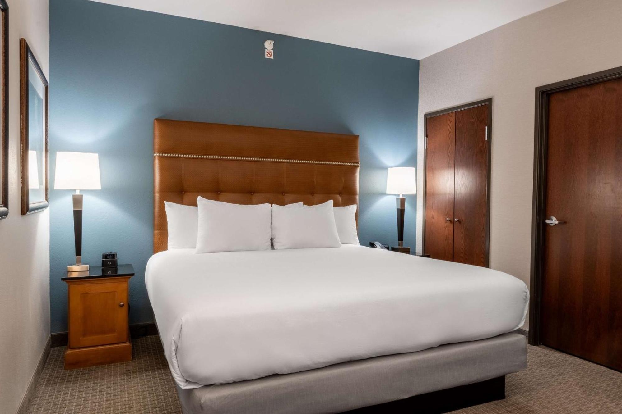 Drury Plaza Hotel Broadview Wichita Luaran gambar