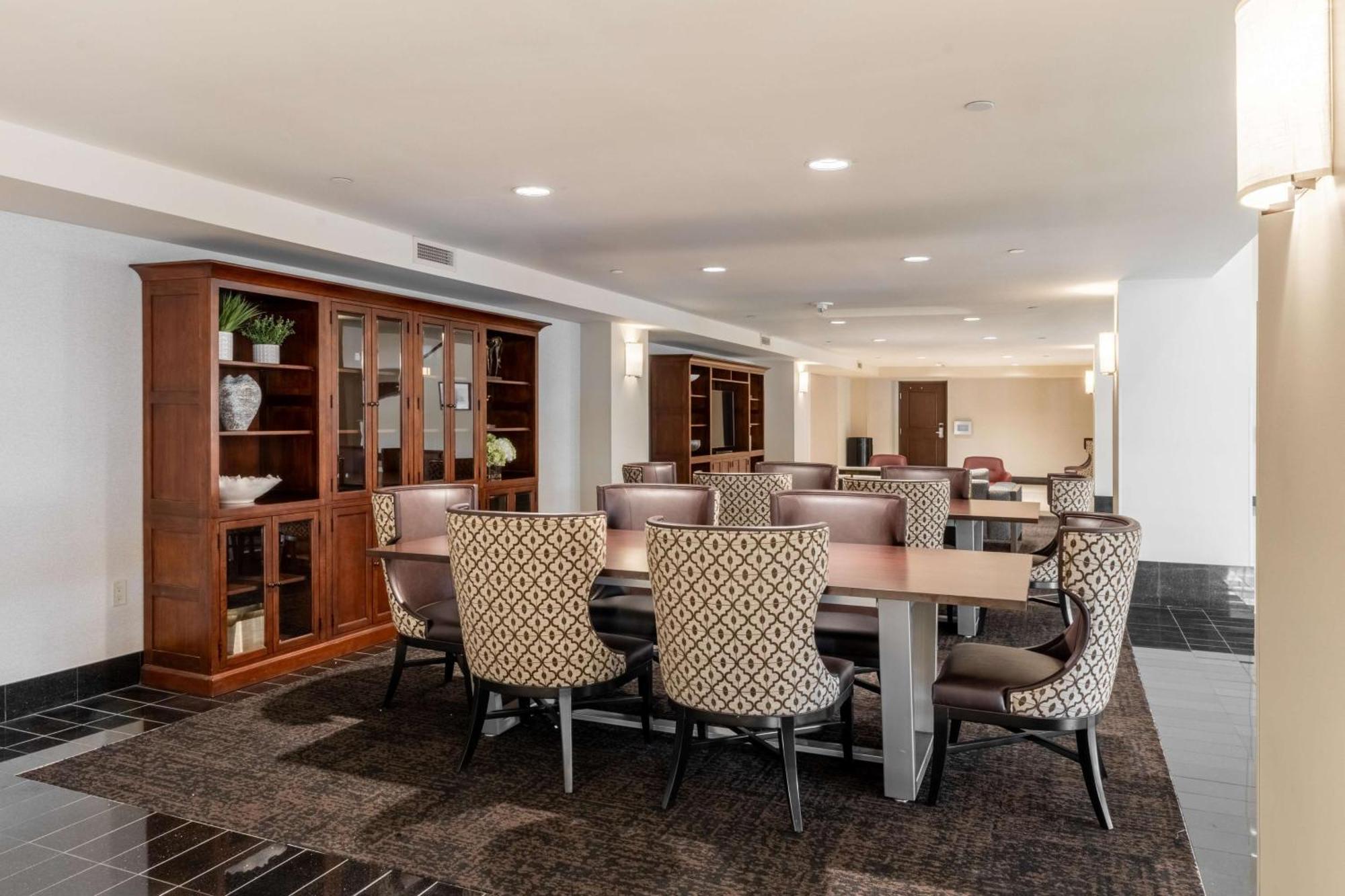 Drury Plaza Hotel Broadview Wichita Luaran gambar